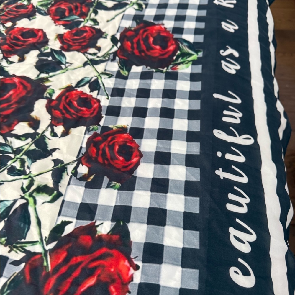 Clever Carriage Company Rose Patterned Scarf - Black and Red 💯 Silk - Picture 4 of 11